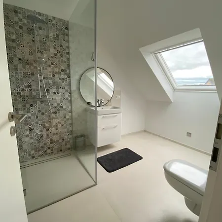 Modernes Apprtment In Koelner Vorort شقة